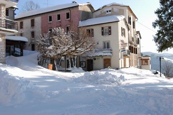 Albergo Ristorante Leso Bosco Chiesanuova Luaran gambar